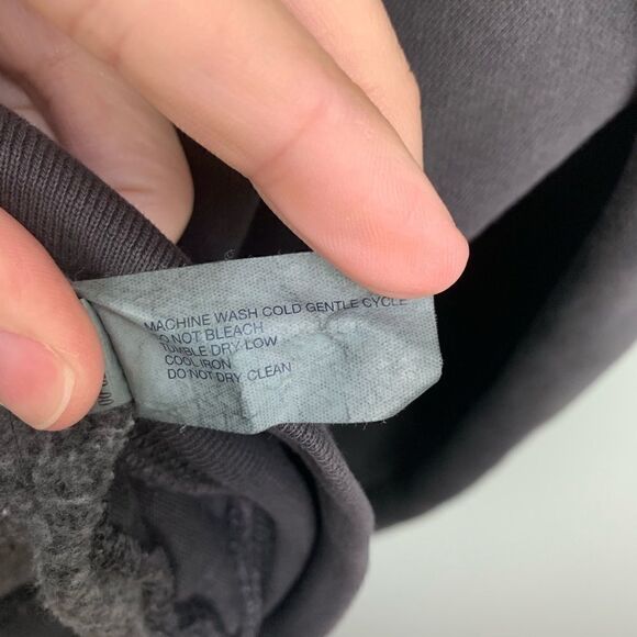 Gap Pullover V-Neck Sweater with Button Detail - Picture 5 of 5